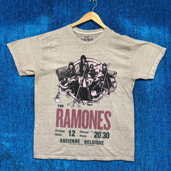 The Ramones “Belgium Rock Show” Punk Band Graphic T-Shirt Size Medium - Picture 1 of 4